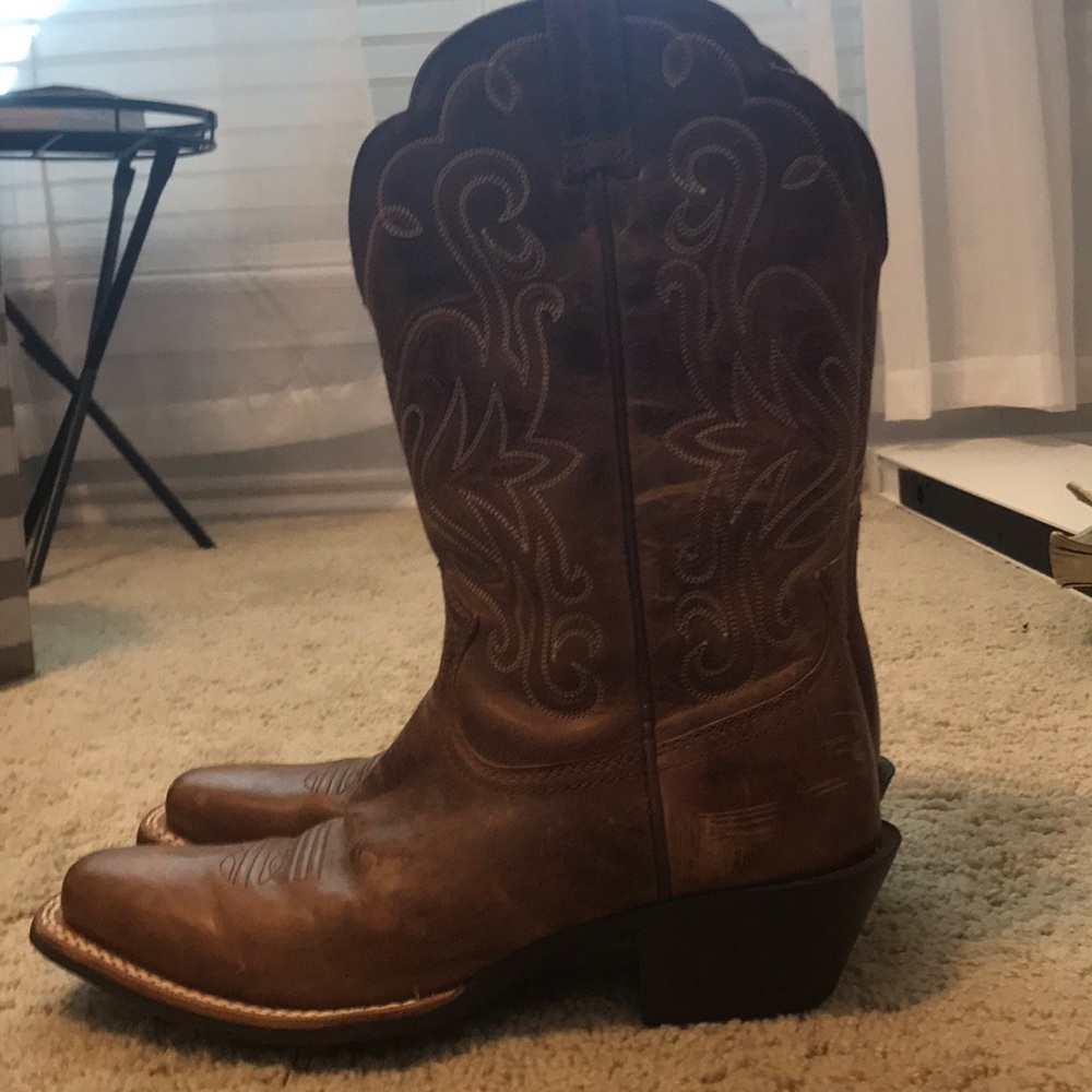 Brand name ARIAT cowboy boots